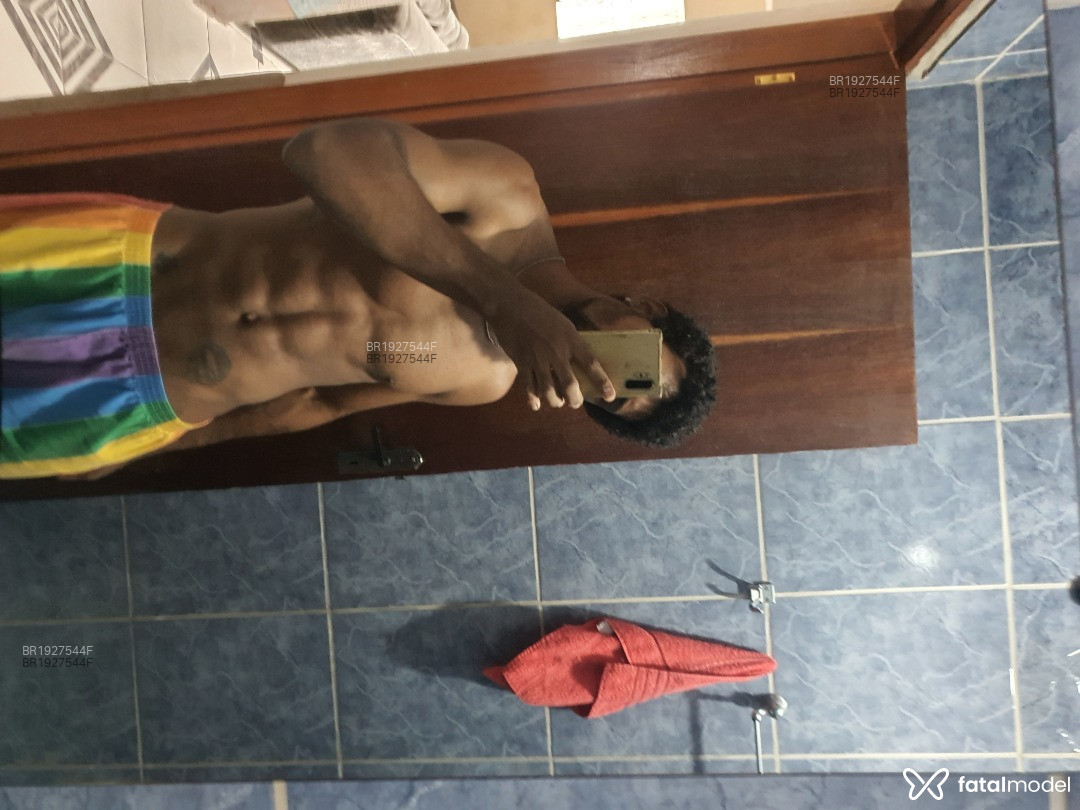 Acompanhante homem morena (o) de olhos pretos em Virtual Acompanhante homem morena (o) de olhos pretos em Virtual - Willam