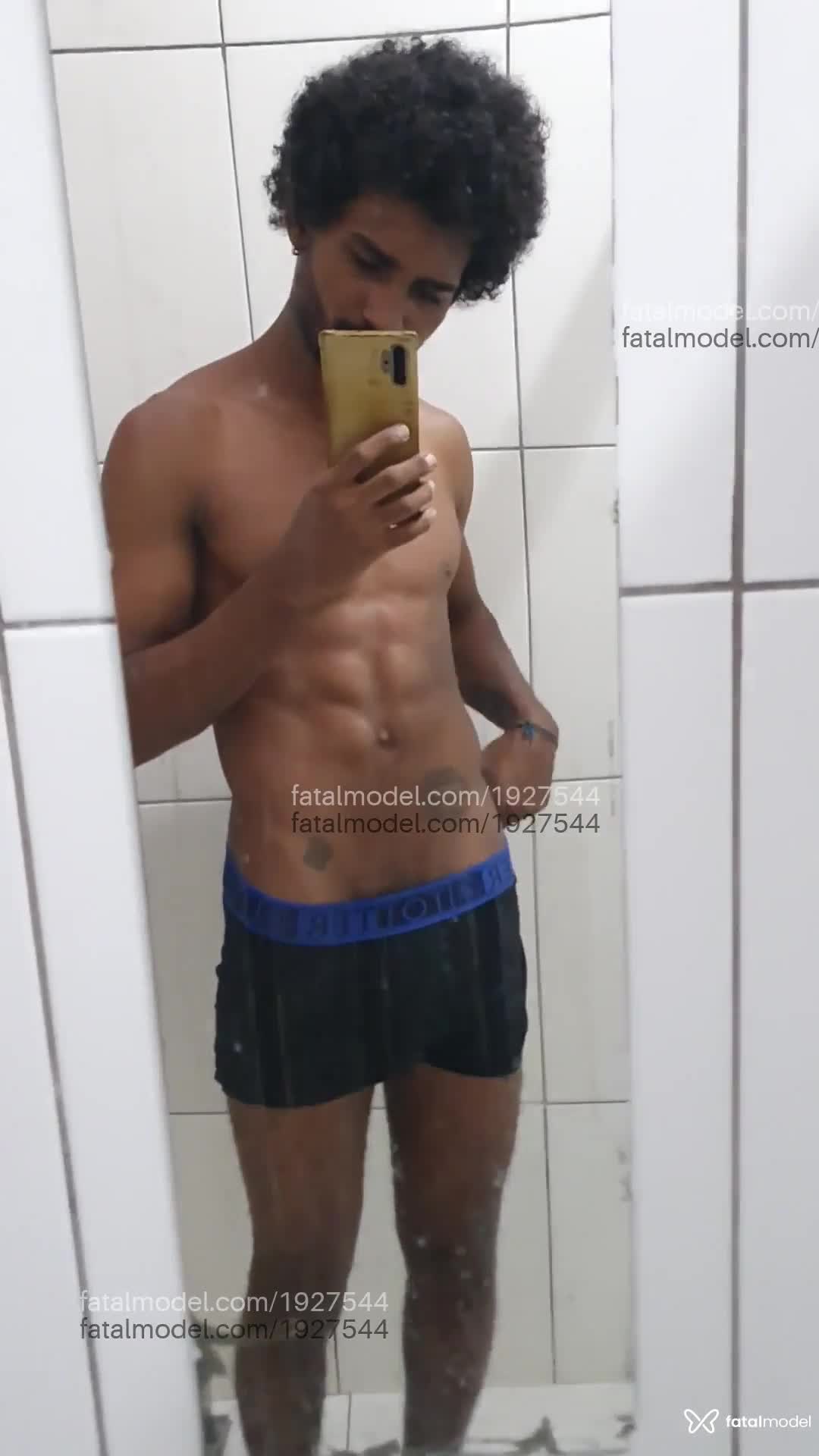 Acompanhante homem morena (o) de olhos pretos em Virtual Acompanhante homem morena (o) de olhos pretos em Virtual - Willam