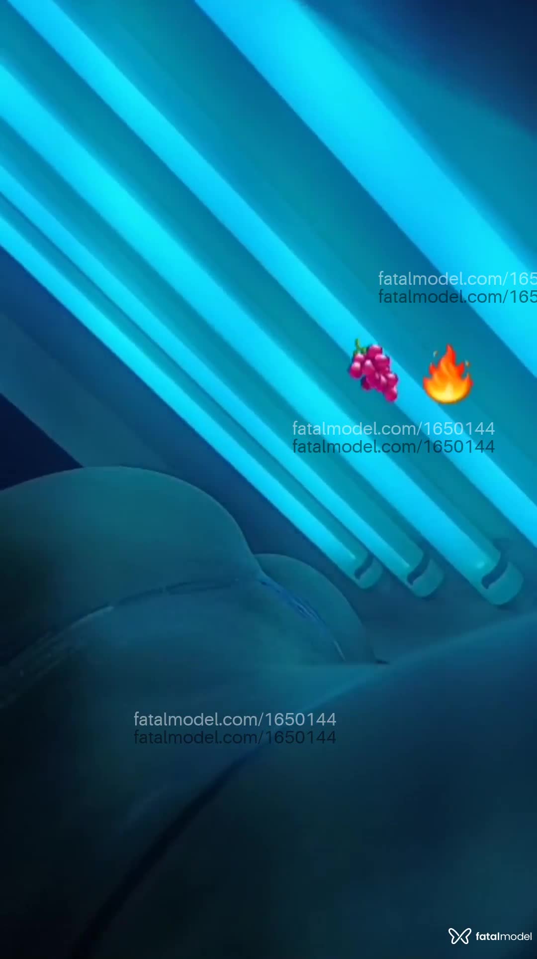 Acompanhante travesti com cabelo castanho de olhos pretos em Virtual - Helena