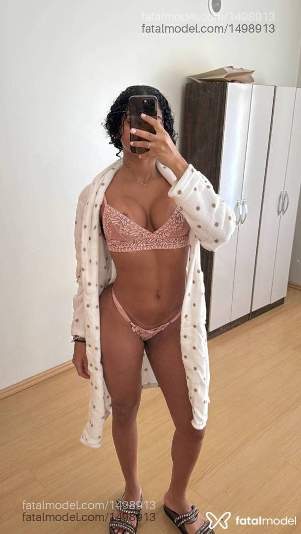 Acompanhante mulher com cabelo castanho de olhos castanhos em Erechim - Beatriz