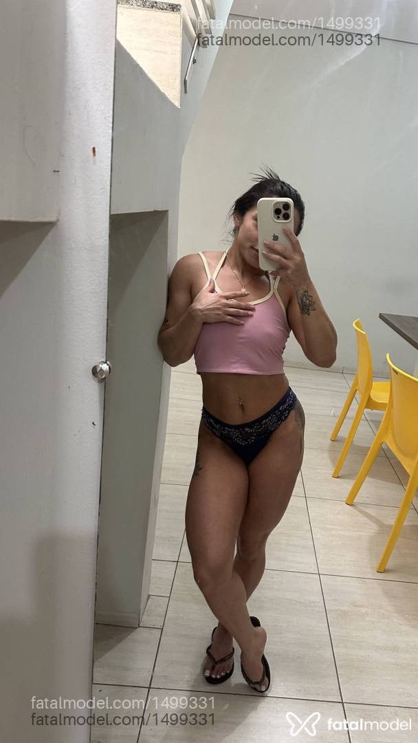 Acompanhante mulher morena (o) de olhos castanhos - Merly Tavares