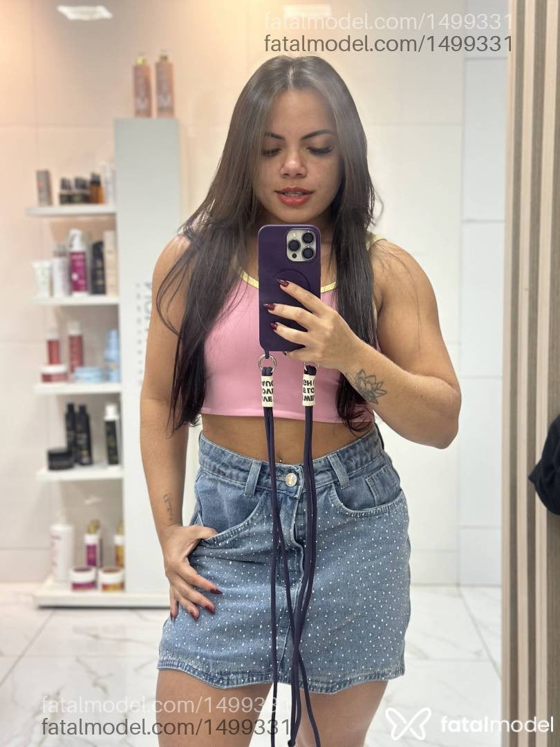 Acompanhante mulher morena (o) de olhos castanhos - Merly Tavares