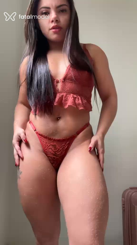 Acompanhante mulher morena (o) de olhos castanhos - Merly Tavares