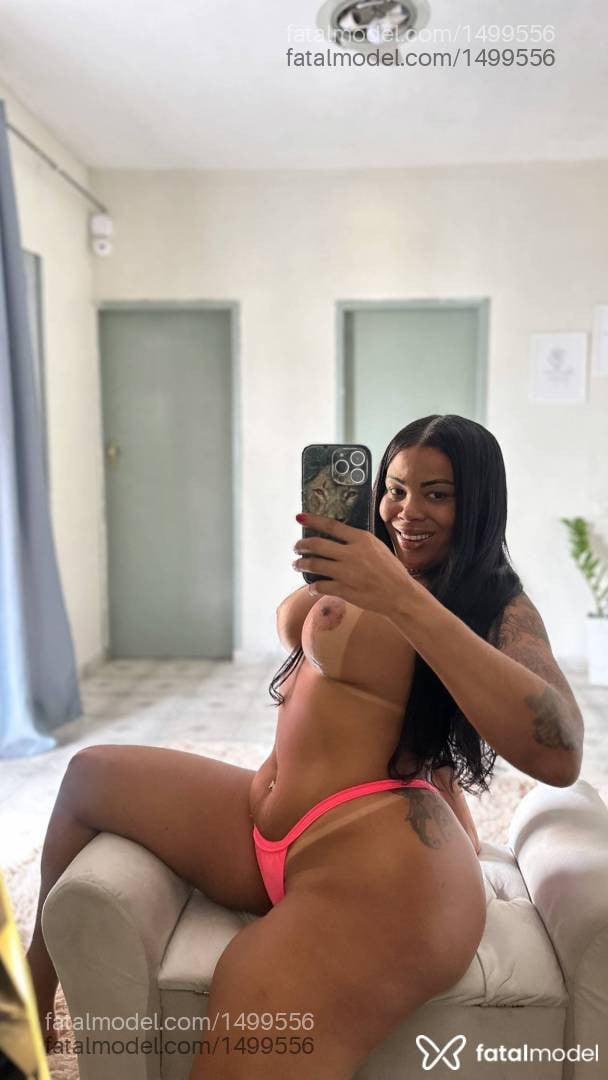 Acompanhante mulher morena (o) de olhos castanhos - Luna Ferrari