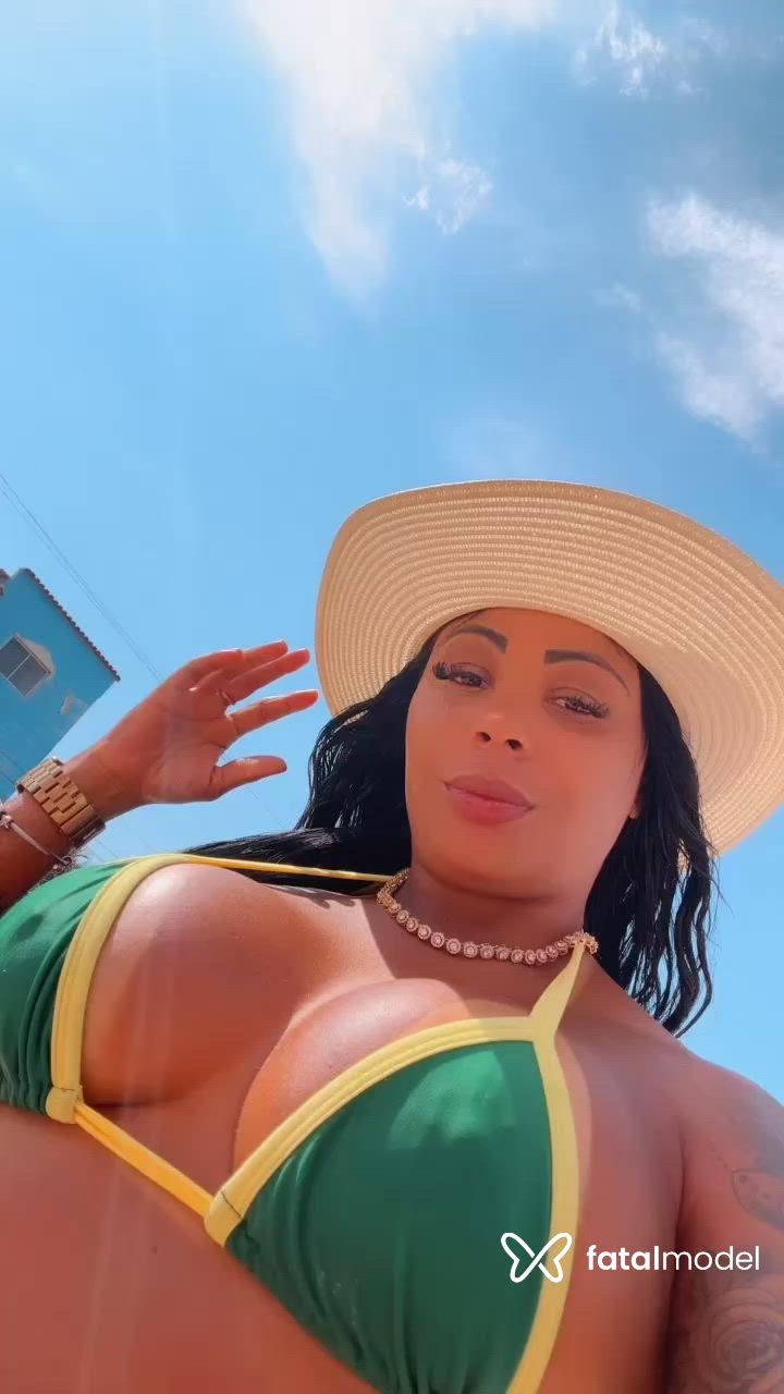 Acompanhante mulher morena (o) de olhos castanhos - Luna Ferrari