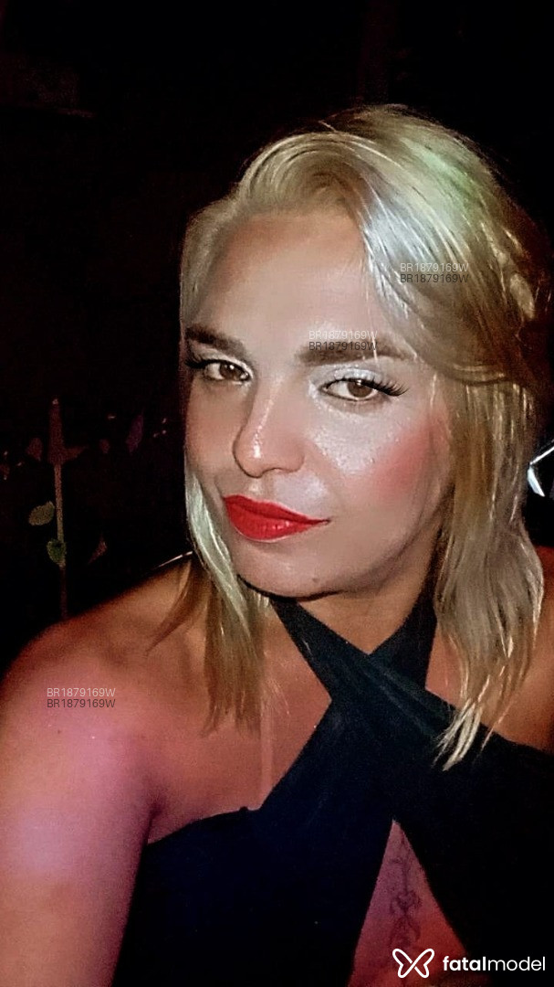 Acompanhante mulher trans loira (o) de olhos castanhos em Tupã Acompanhante mulher trans loira (o) de olhos castanhos em Tupã - Luana