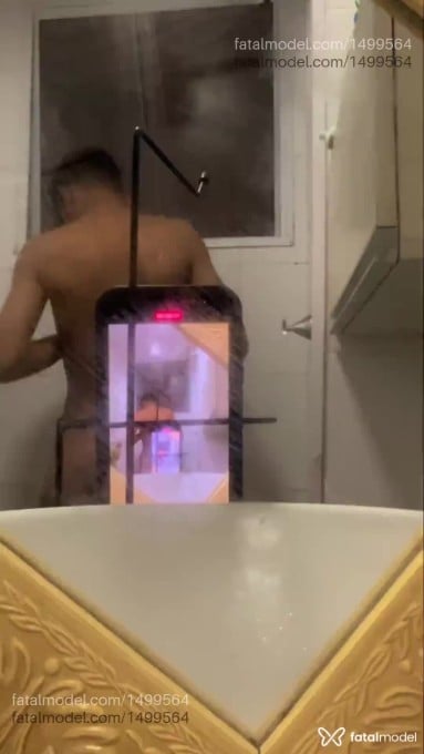 Acompanhante homem morena (o) de olhos pretos - Gustavo Acompanhante homem morena (o) de olhos pretos - Gustavo