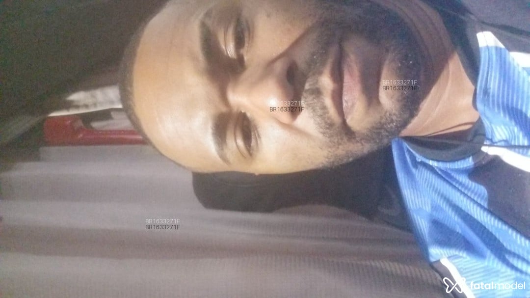 Acompanhante homem com cabelo castanho de olhos pretos em Pelotas - Centauro negro