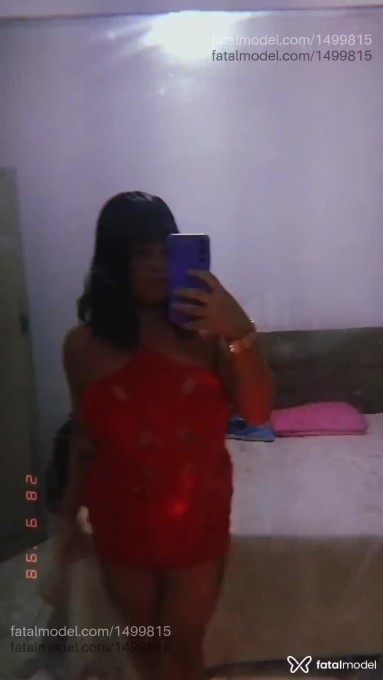 Acompanhante travesti loira (o) de olhos mel em Patos de Minas - Izadora Barbosa
