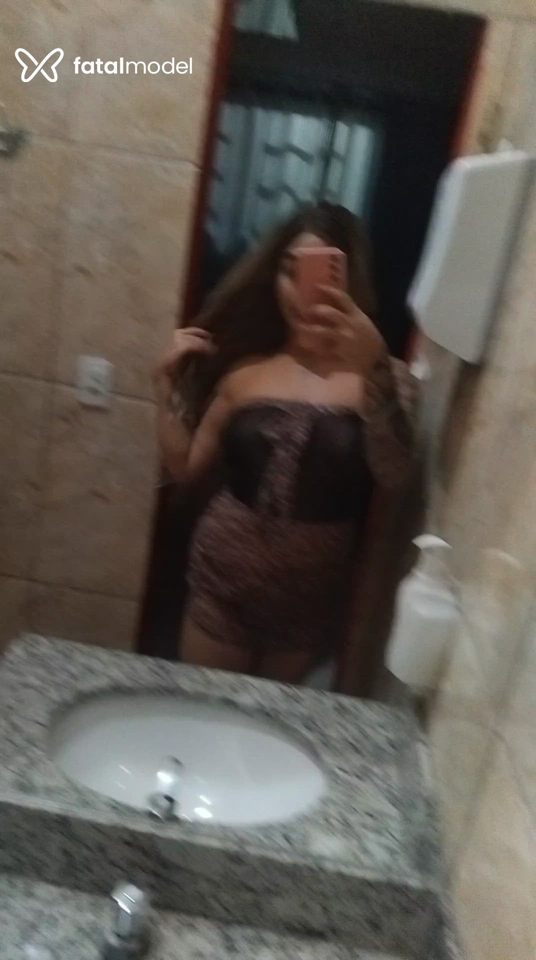Acompanhante travesti loira (o) de olhos mel - Izadora Barbosa