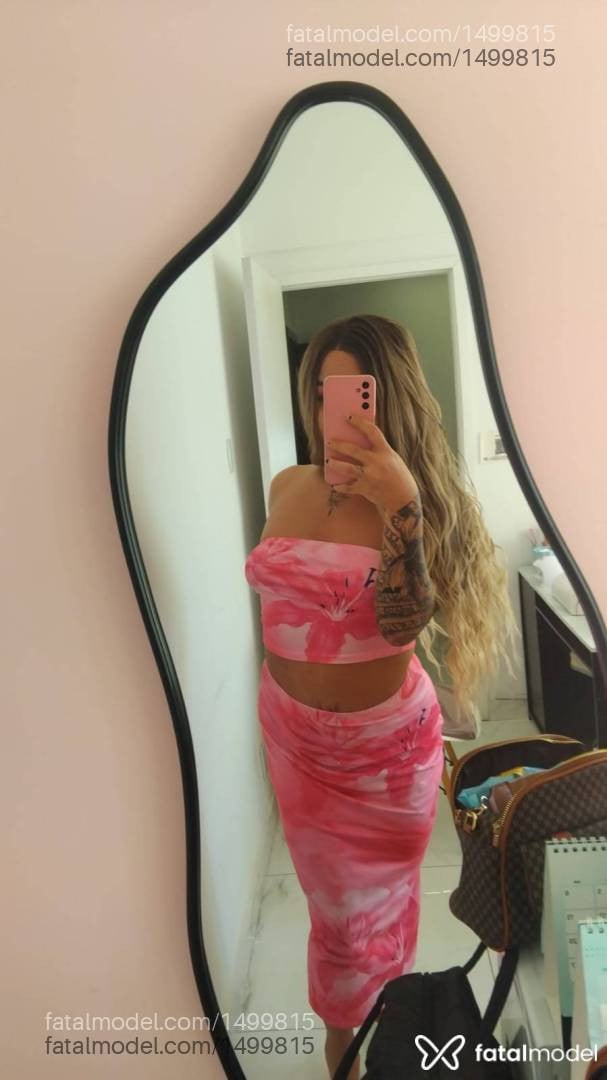Acompanhante travesti loira (o) de olhos mel - Izadora Barbosa