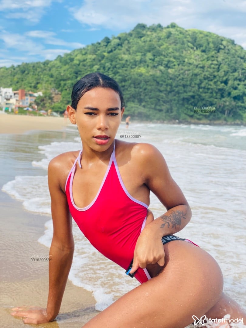 Acompanhante mulher trans morena (o) de olhos pretos em Balneário Camboriú - Sabrinna Tuski