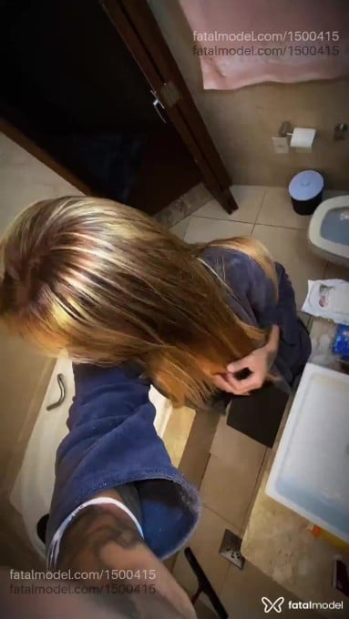 Acompanhante mulher loira (o) de olhos castanhos em Taubaté Acompanhante mulher loira (o) de olhos castanhos em Taubaté - Vivi Bonanza
