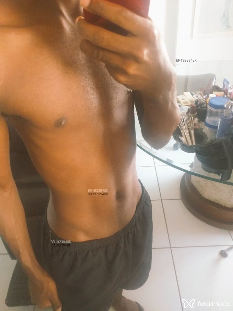 Acompanhante homem morena (o) de olhos castanhos em Cristalina Acompanhante homem morena (o) de olhos castanhos em Cristalina - Sdf Vitor