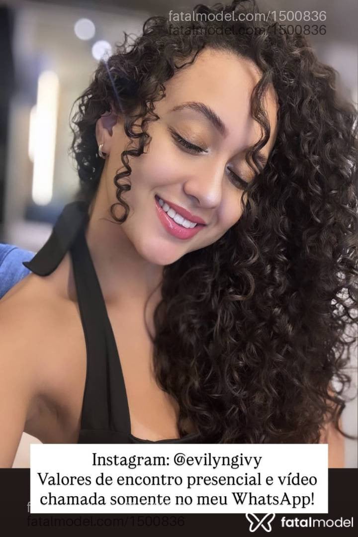 Acompanhante mulher com cabelo castanho de olhos castanhos em São Paulo - IVY BELAA