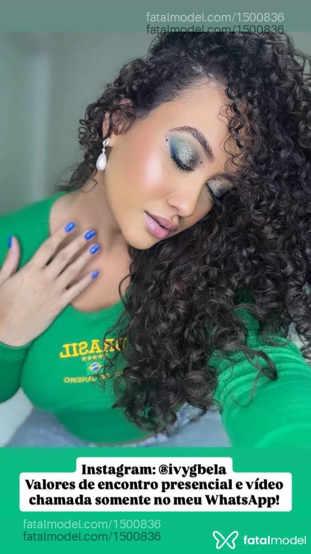 Acompanhante mulher com cabelo castanho de olhos castanhos - IVY BELAA