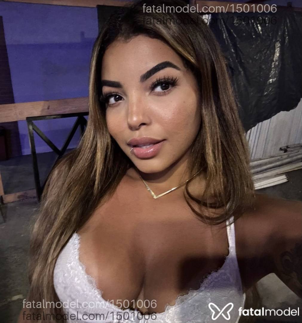 Acompanhante mulher loira (o) de olhos castanhos em Rio de Janeiro - Mia Colucci