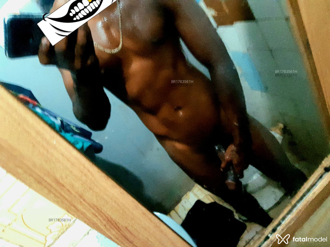 Acompanhante homem morena (o) de olhos pretos em Uberlândia - Pretinho