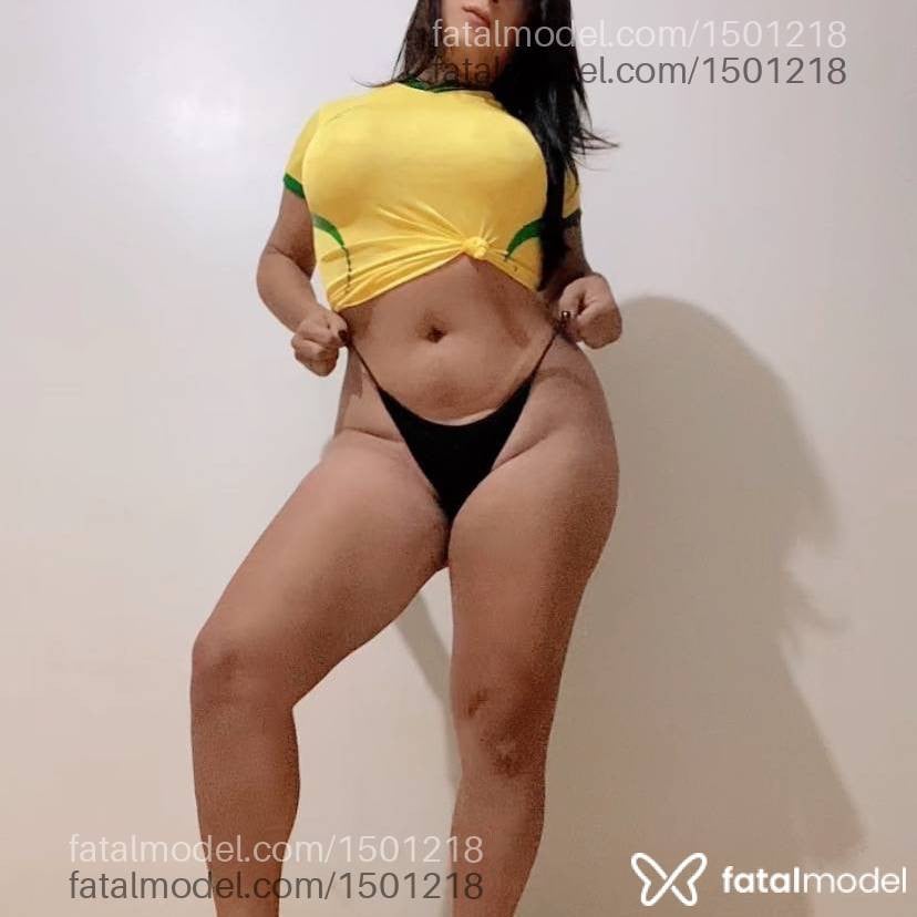 Acompanhante travesti loira (o) de olhos mel em Unaí - Marina aPantera