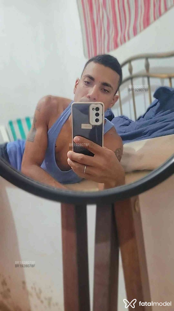 Acompanhante homem morena (o) de olhos castanhos em Rio de Janeiro - Angelinho