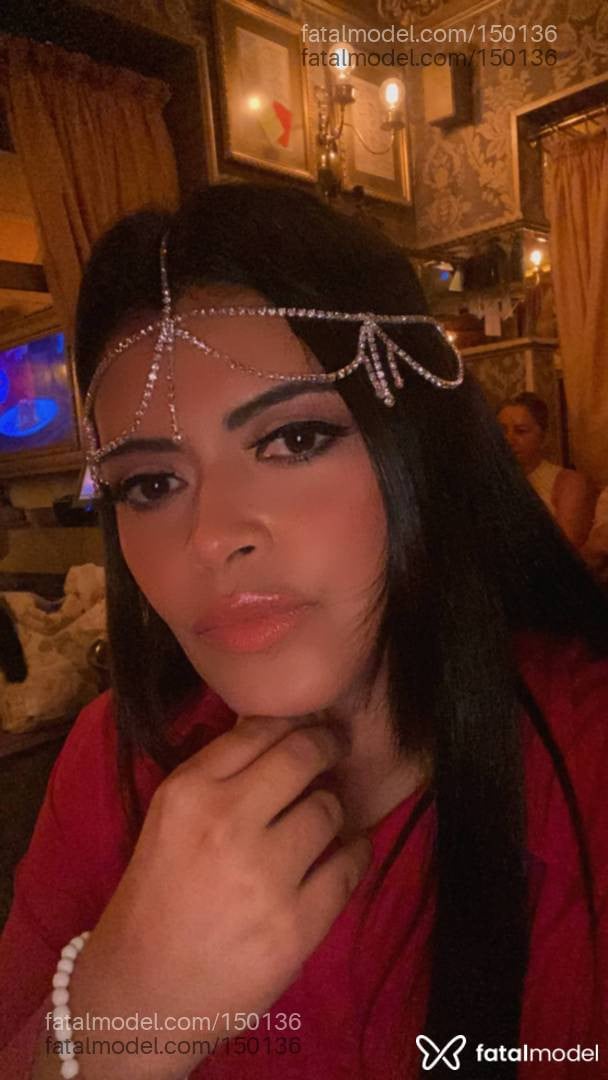 Acompanhante mulher com cabelo castanho de olhos castanhos em Amparo - Aghata