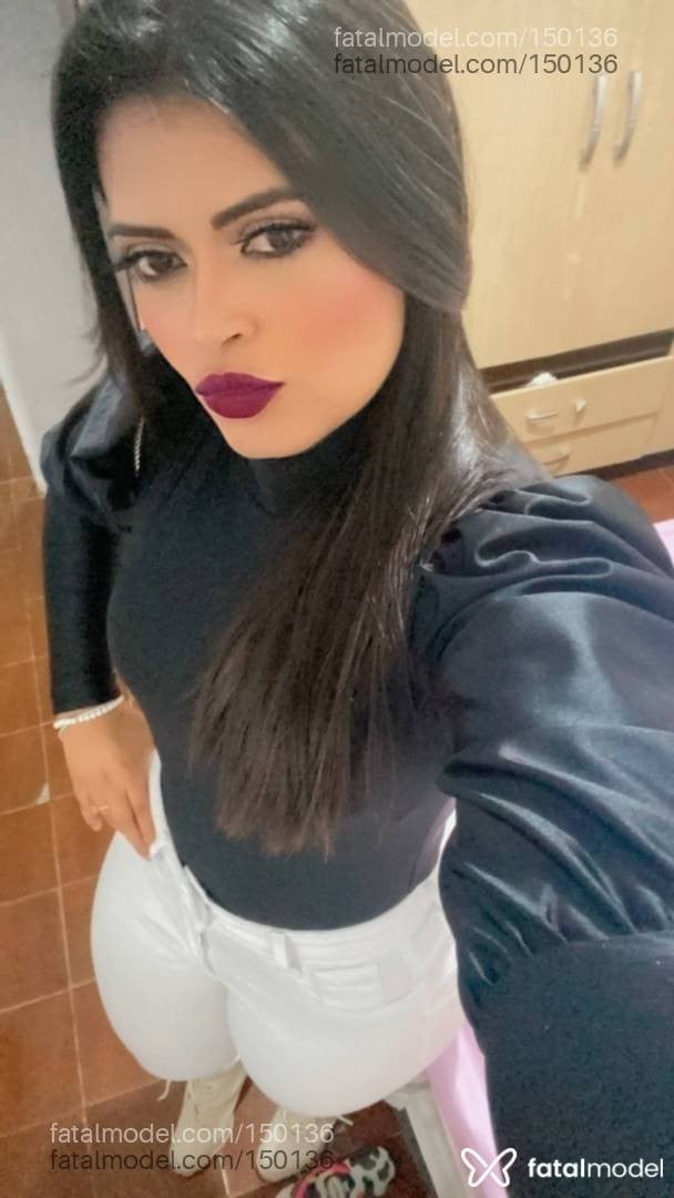 Acompanhante mulher com cabelo castanho de olhos castanhos - Aghata