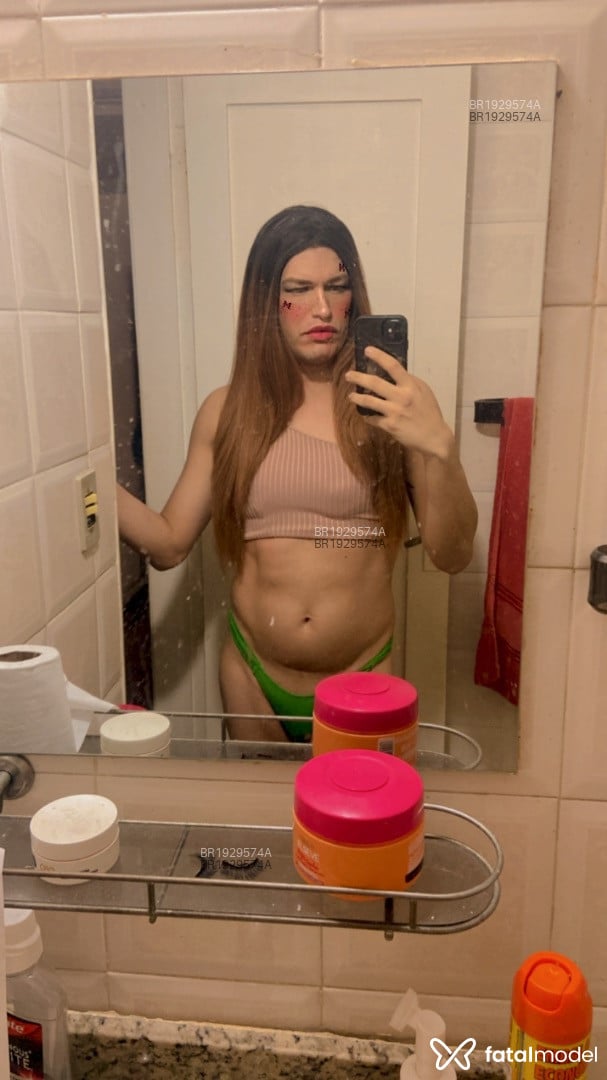 Acompanhante mulher trans ruiva (o) de olhos verdes em Rio de Janeiro - Danielabond