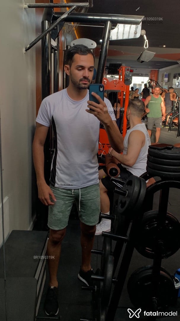 Acompanhante homem morena (o) de olhos castanhos em Custódia Acompanhante homem morena (o) de olhos castanhos em Custódia - Alberto
