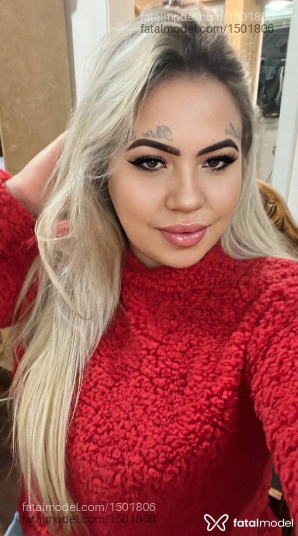 Acompanhante mulher loira (o) de olhos mel - Jadi