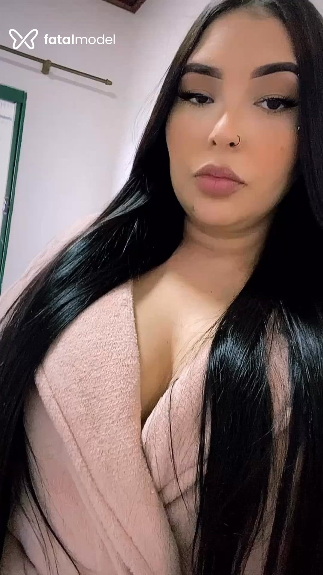Acompanhante mulher morena (o) de olhos mel - Thalita Remião