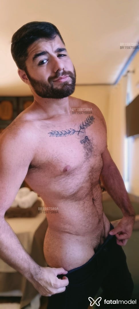 Acompanhante homem com cabelo castanho de olhos castanhos - Alex felipe Acompanhante homem com cabelo castanho de olhos castanhos - Alex felipe
