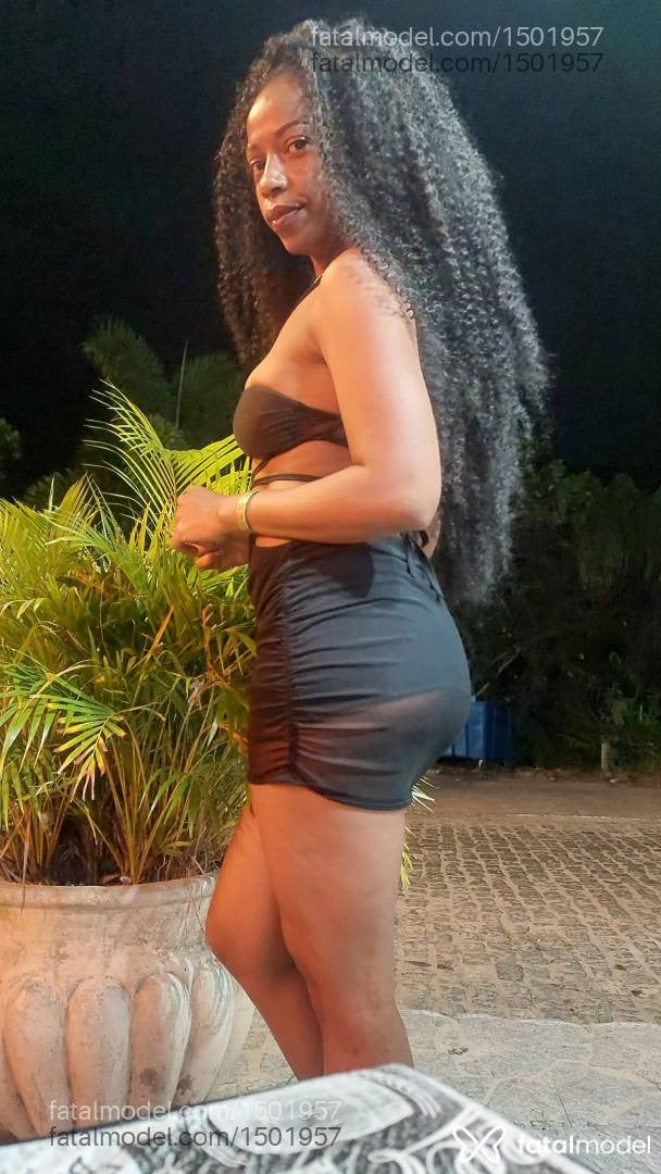 Acompanhante mulher morena (o) de olhos castanhos em Armação dos Búzios - Chocolateluxo