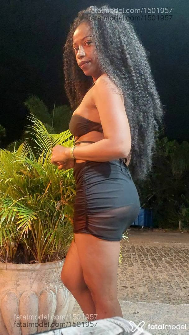 Acompanhante mulher morena (o) de olhos castanhos - Chocolateluxo