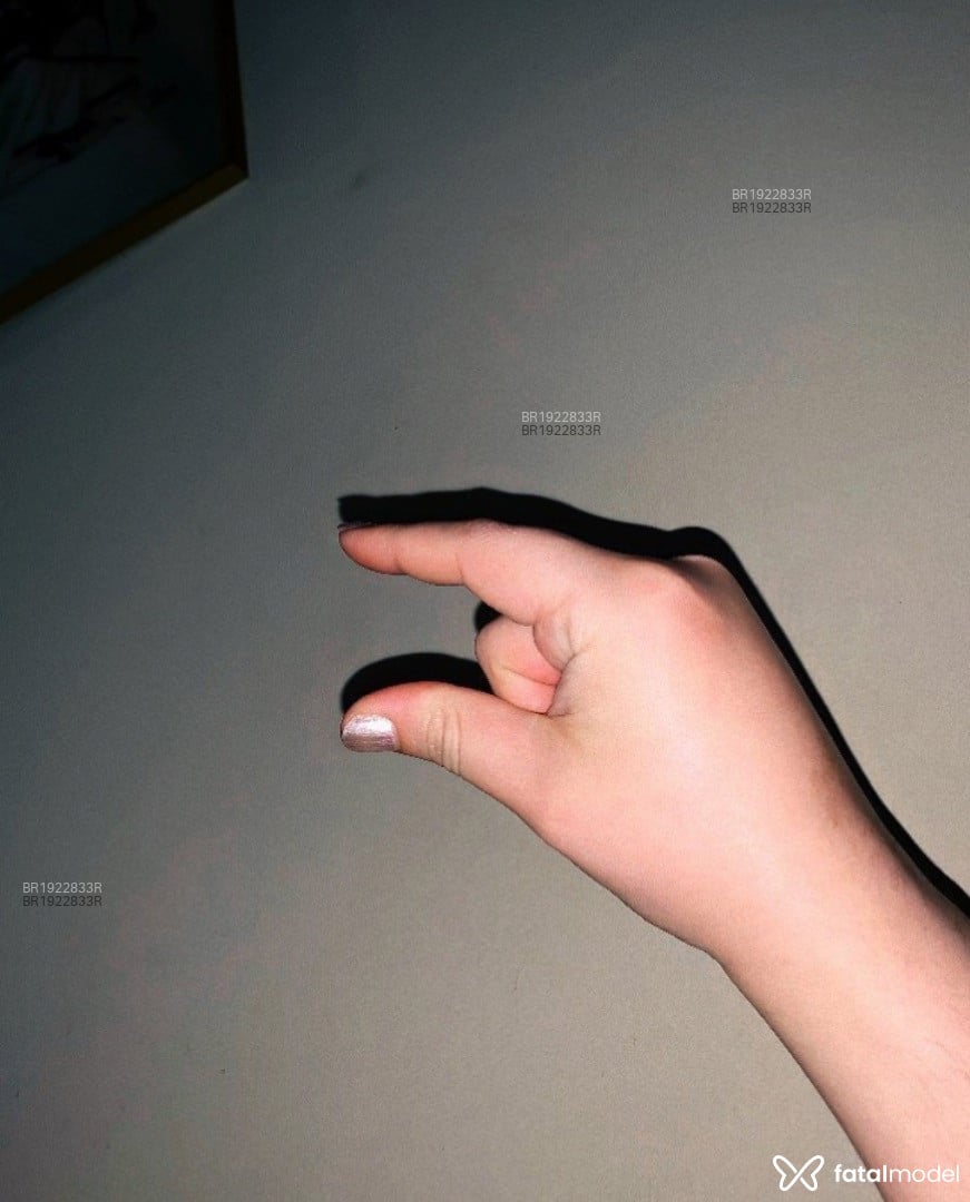 Acompanhante mulher morena (o) de olhos castanhos em Virtual Acompanhante mulher morena (o) de olhos castanhos em Virtual - Agente Secreta