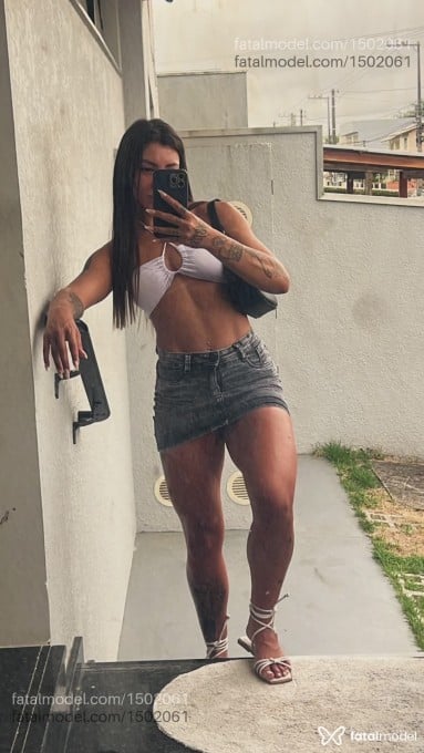 Acompanhante mulher com cabelo castanho de olhos castanhos em Criciúma Acompanhante mulher com cabelo castanho de olhos castanhos em Criciúma - Sol Mancini
