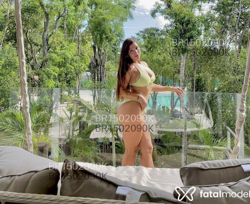Acompanhante mulher com cabelo castanho de olhos castanhos em Videira Acompanhante mulher com cabelo castanho de olhos castanhos em Videira - Rafaela