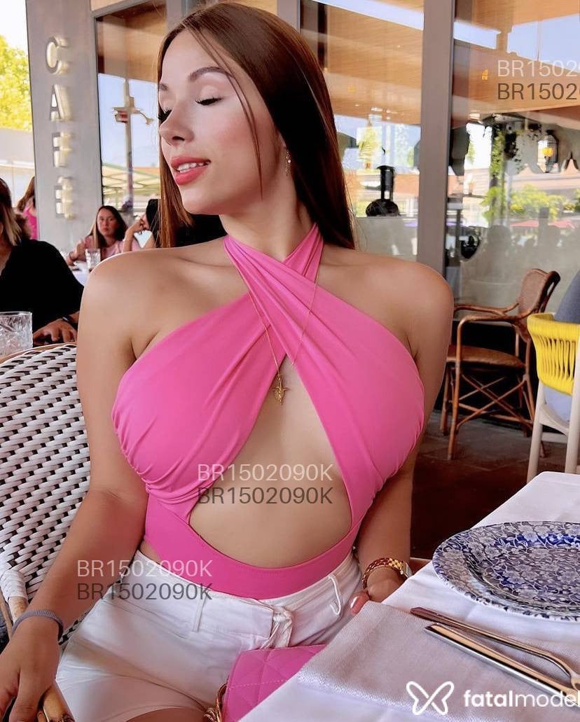 Acompanhante mulher com cabelo castanho de olhos castanhos em Videira Acompanhante mulher com cabelo castanho de olhos castanhos em Videira - Rafaela