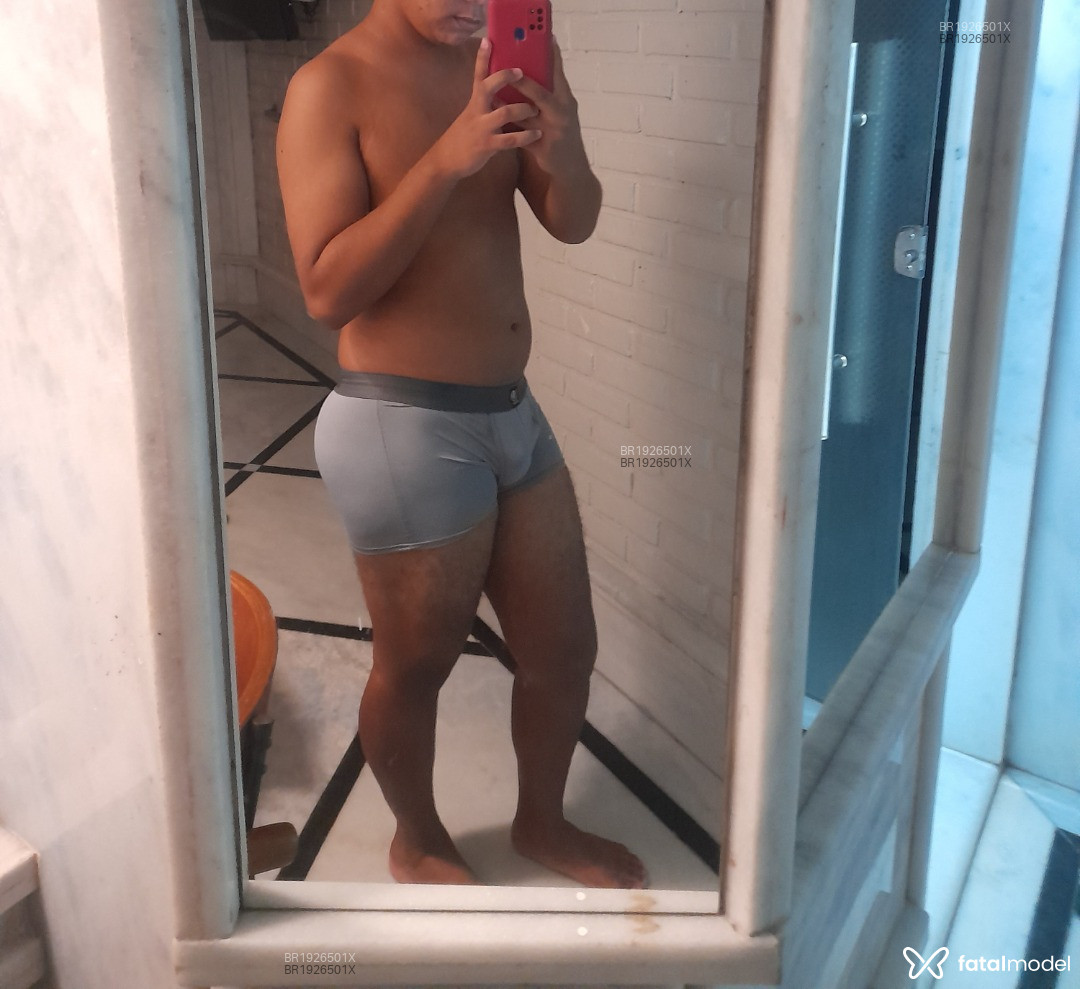 Acompanhante homem morena (o) de olhos castanhos em Belém - Eduardo