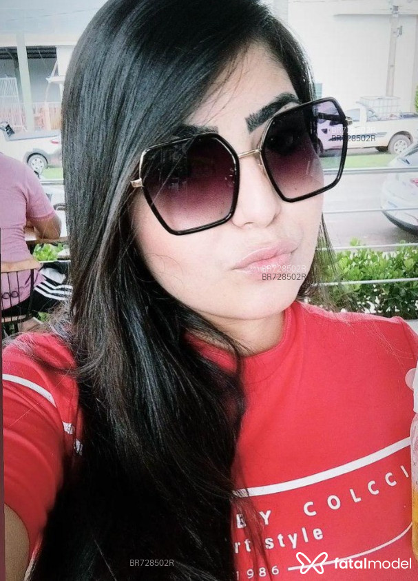Acompanhante mulher morena (o) de olhos castanhos - Julianna Acompanhante mulher morena (o) de olhos castanhos - Julianna