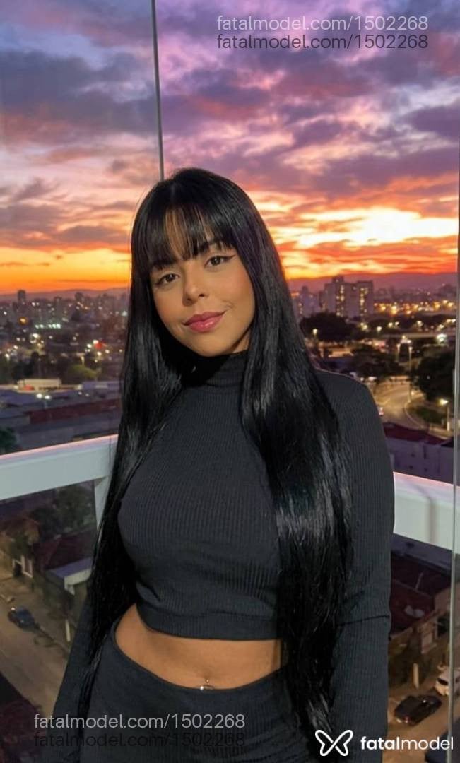 Acompanhante mulher morena (o) de olhos pretos - Izza