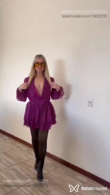 Acompanhante mulher loira (o) de olhos castanhos em Santiago - CAMILA