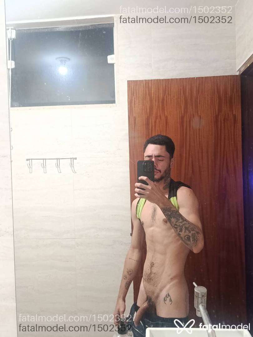 Acompanhante homem morena (o) de olhos castanhos - Murilo