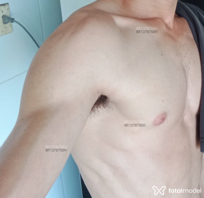 Acompanhante homem morena (o) de olhos pretos em Ji-Paraná - Tomjey