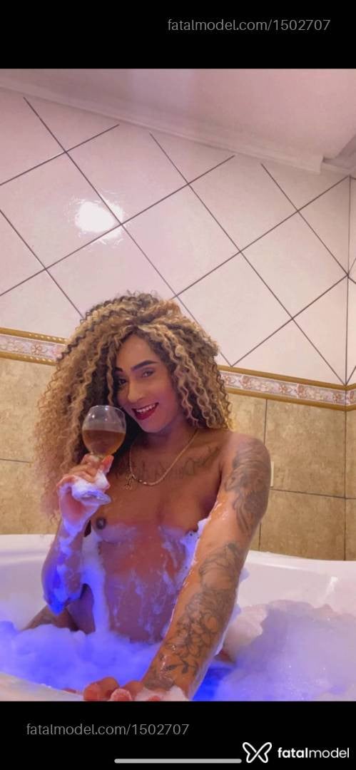 Acompanhante travesti com cabelo castanho de olhos pretos em Rondonópolis - Mel