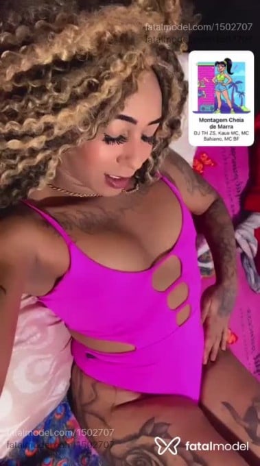 Acompanhante travesti com cabelo castanho de olhos pretos em Rondonópolis - Mel