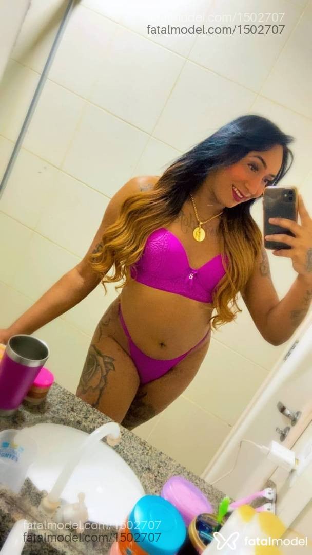 Acompanhante travesti com cabelo castanho de olhos pretos em Rondonópolis - Mel