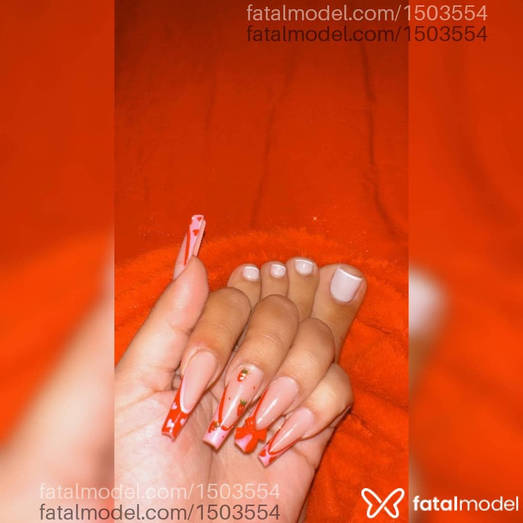 Acompanhante mulher morena (o) de olhos pretos - Larissa Duarte