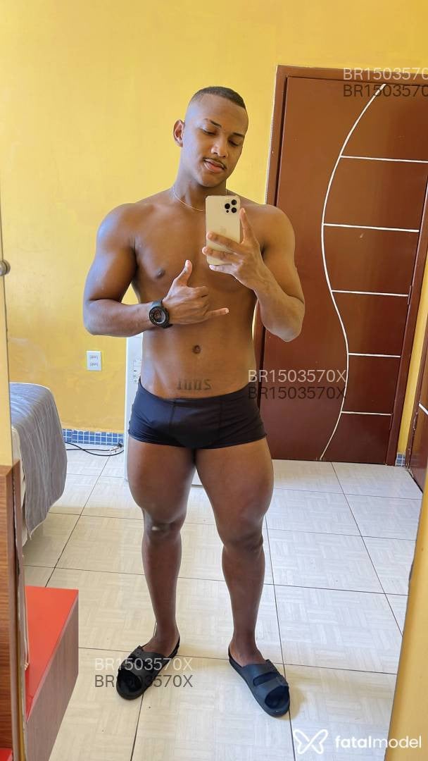 Acompanhante homem morena (o) de olhos pretos em Belém - Anjodadanoite