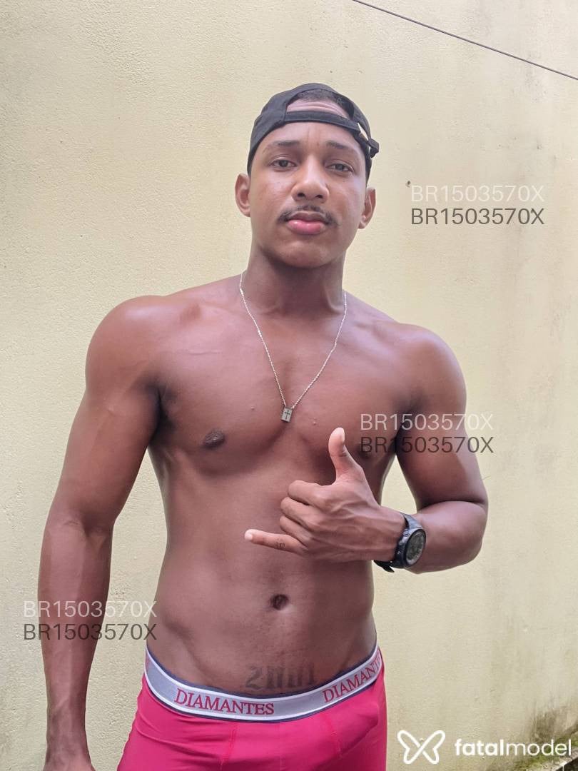 Acompanhante homem morena (o) de olhos pretos em Belém - Anjodadanoite