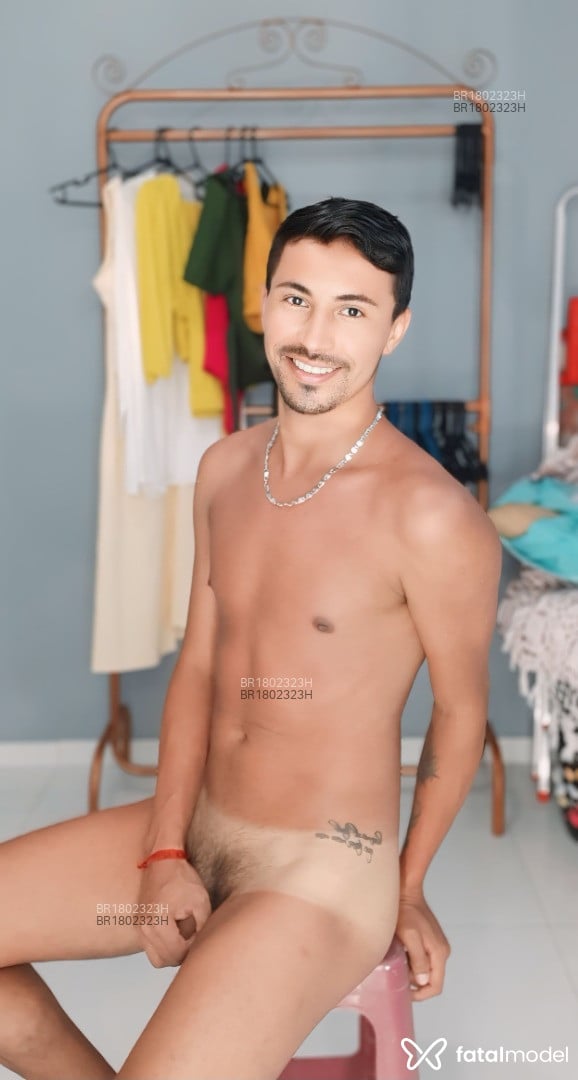 Acompanhante homem morena (o) de olhos pretos - Raphael Paulista Acompanhante homem morena (o) de olhos pretos - Raphael Paulista